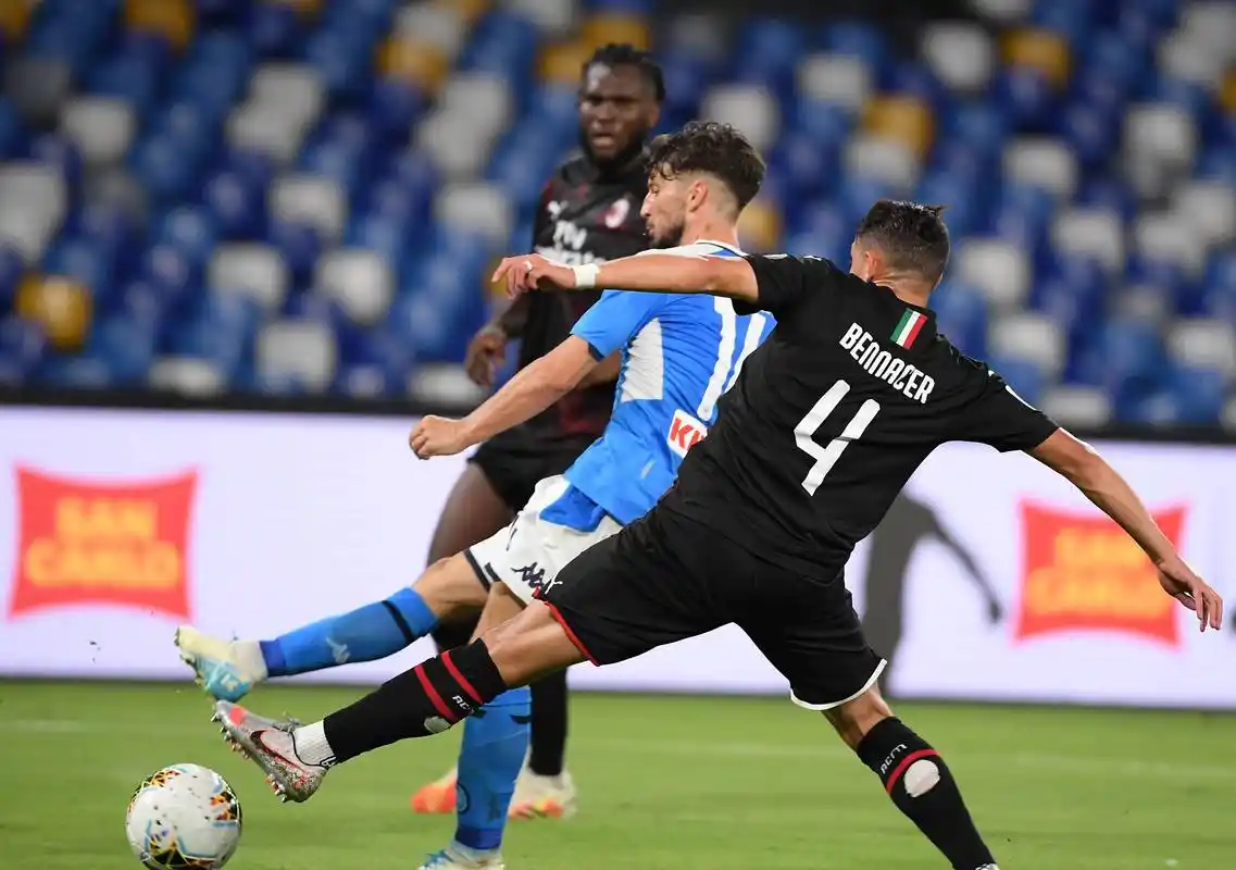 欧冠烽火:那不勒斯的冰火淬炼与突围曙光